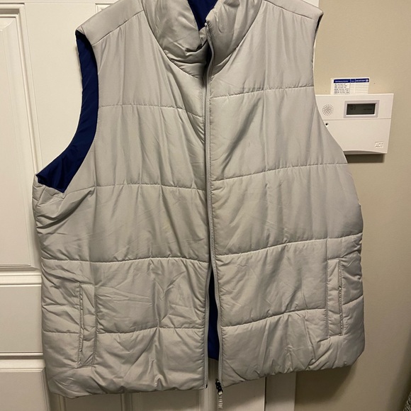 Reversible puffy vest. Light grey/blue - Picture 1 of 4